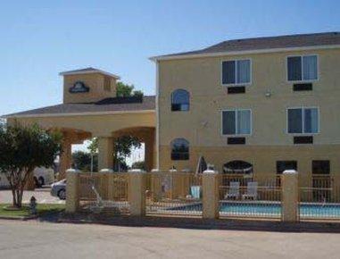 Days Inn By Wyndham Dallas Garland West מראה חיצוני תמונה
